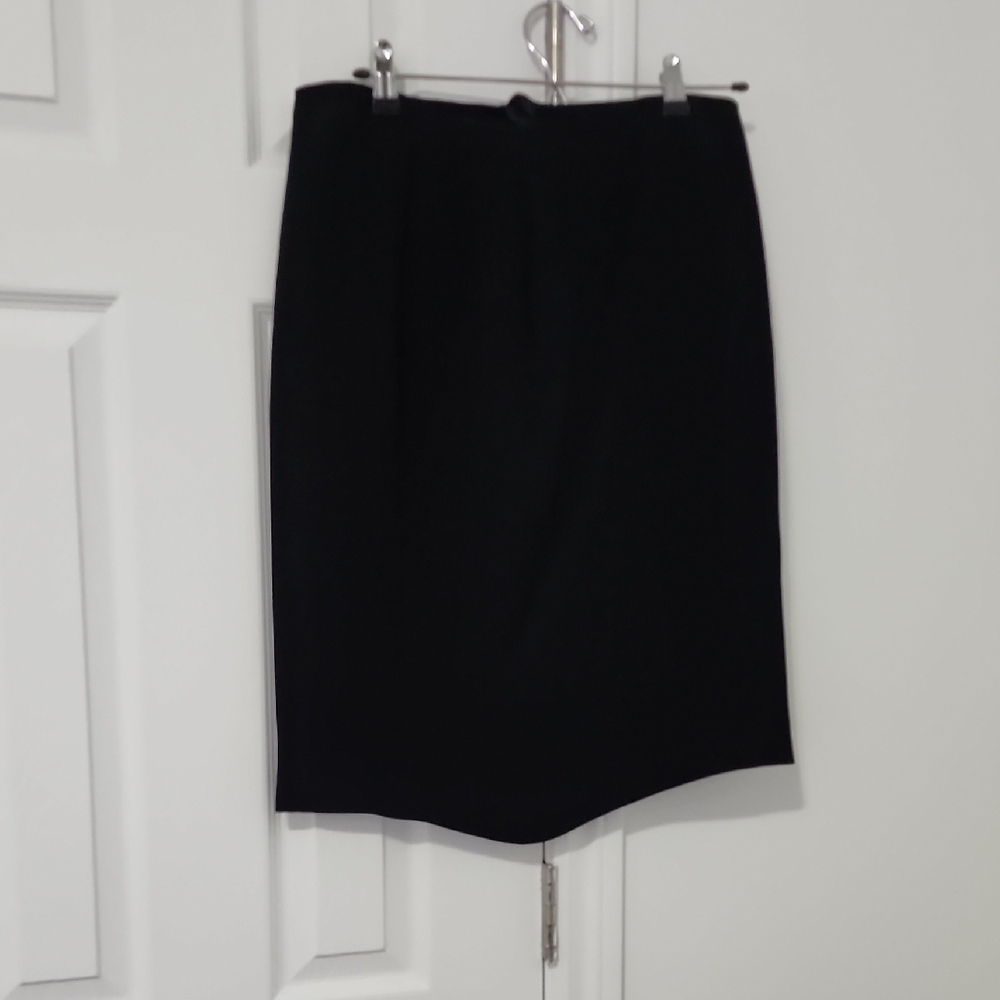 Giorgio Armani Classic Pencil Skirt